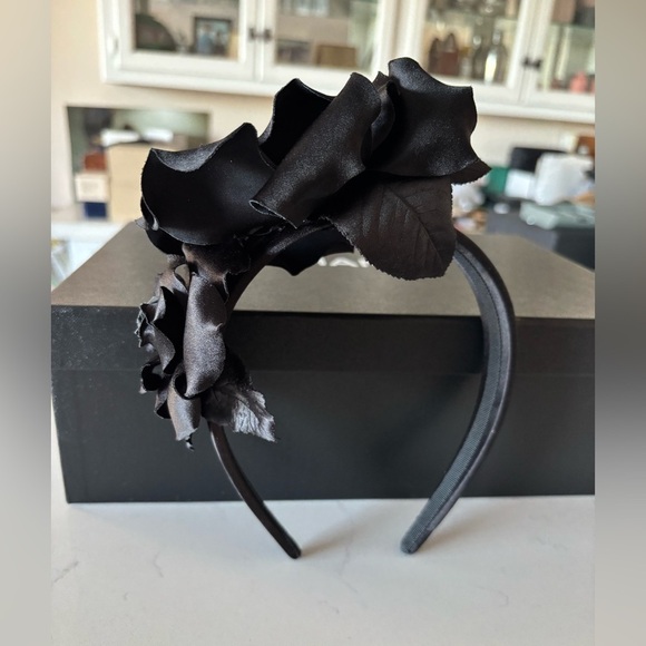 NWOT Chanel Black Satin Floral Headband Never worn stunning in box main image 7